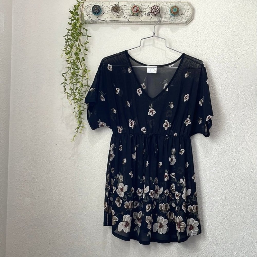 SirenLily Sheer Black Floral Tie Waist Maternity Top (size Small)